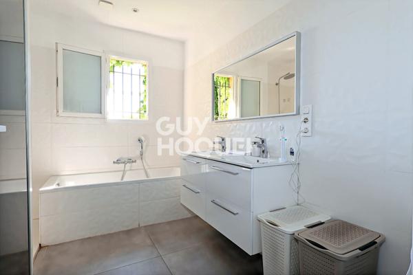 MAUGUIO Ancien corps agricole de 153m2 avec appartement indépendant + patio 95 m2 sur 1895m1 de terrain
