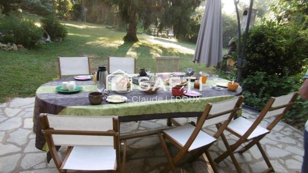 Calme, espace, lumière, proximité de Figeac et future voie verte.