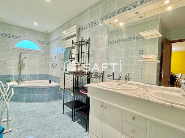 Belle propriété au calme, piscine et logement indépendant.