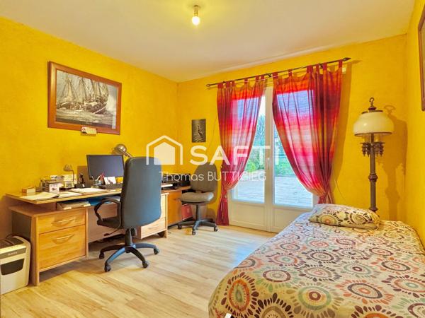 Belle propriété au calme, piscine et logement indépendant.