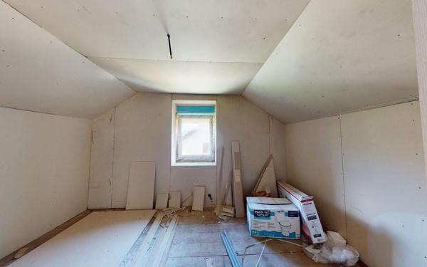 Maison à vendre    8 pièces •  Plancher-Bas