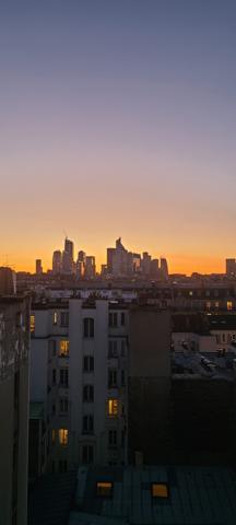 Studette meublée idéale pied-à-terre ou bureau à proximité de la Défense