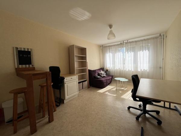 Appartement 35 000 € Bourges 1 pièce 26 m² DPE E