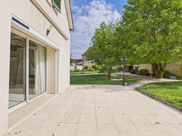 Maison à AIX-VILLEMAUR-PALIS, 10160 - 5 pièces 130m²