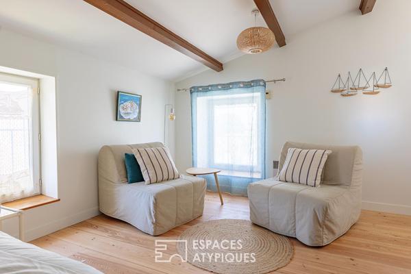 Grange rénovée au confort contemporain avec sa cour privative