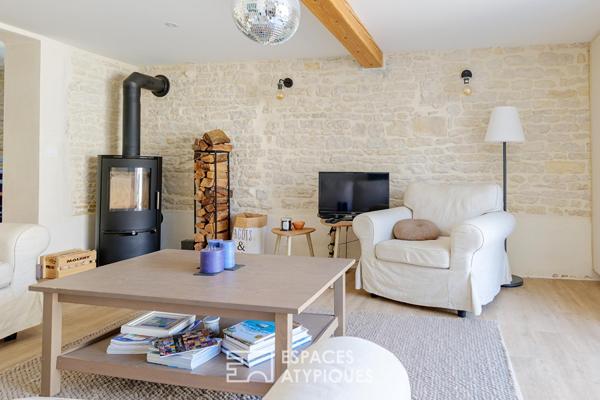 Grange rénovée au confort contemporain avec sa cour privative