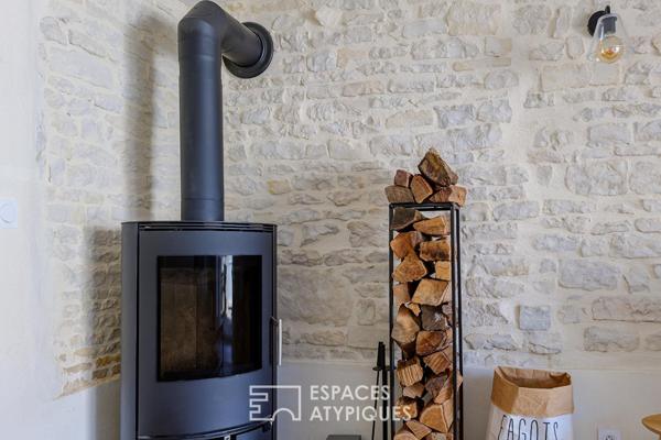 Grange rénovée au confort contemporain avec sa cour privative