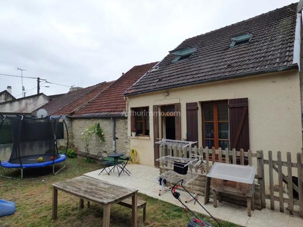 Vente                                                      Maison de village
                        
                     5 pièces                      101 m2                     à L'Isle-sur-Serein