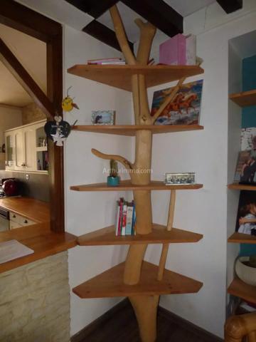 Vente                                                      Maison de village
                        
                     5 pièces                      101 m2                     à L'Isle-sur-Serein