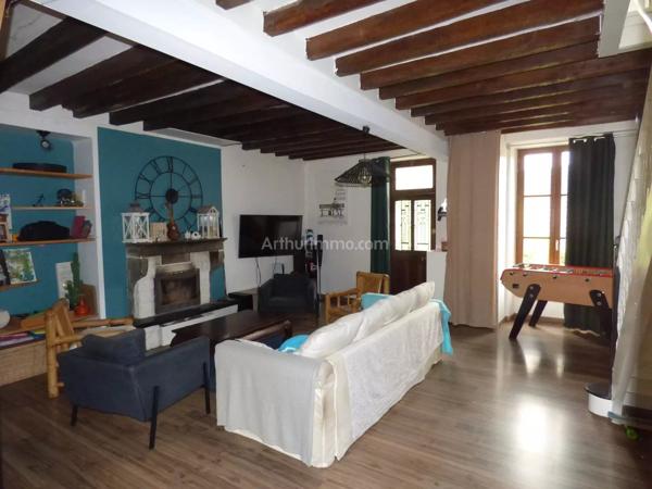 Vente                                                      Maison de village
                        
                     5 pièces                      101 m2                     à L'Isle-sur-Serein