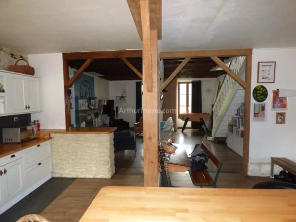 Vente                                                      Maison de village
                        
                     5 pièces                      101 m2                     à L'Isle-sur-Serein