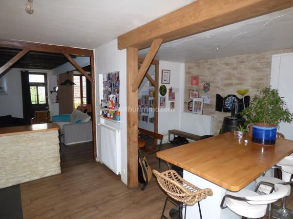 Vente                                                      Maison de village
                        
                     5 pièces                      101 m2                     à L'Isle-sur-Serein