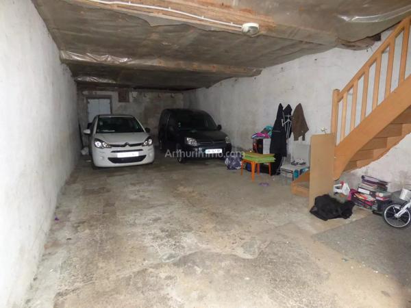 Vente                                                      Maison de village
                        
                     5 pièces                      101 m2                     à L'Isle-sur-Serein