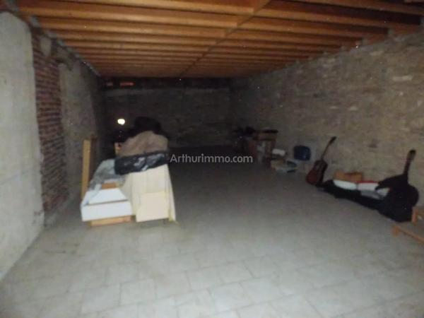 Vente                                                      Maison de village
                        
                     5 pièces                      101 m2                     à L'Isle-sur-Serein