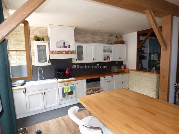 Vente                                                      Maison de village
                        
                     5 pièces                      101 m2                     à L'Isle-sur-Serein