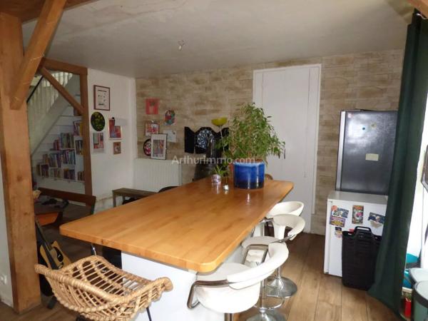 Vente                                                      Maison de village
                        
                     5 pièces                      101 m2                     à L'Isle-sur-Serein