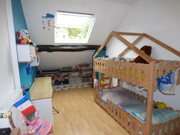 Vente                                                      Maison de village
                        
                     5 pièces                      101 m2                     à L'Isle-sur-Serein