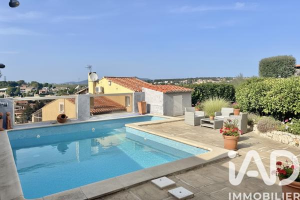 Maison à vendre 9 pièces 220 m² Carnoux-en-Provence
