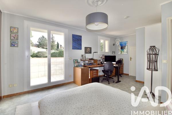 Maison à vendre 9 pièces 220 m² Carnoux-en-Provence