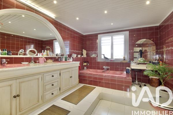 Maison à vendre 9 pièces 220 m² Carnoux-en-Provence