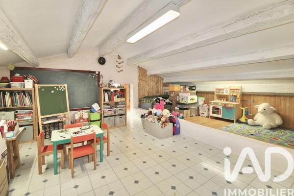 Maison à vendre 9 pièces 220 m² Carnoux-en-Provence