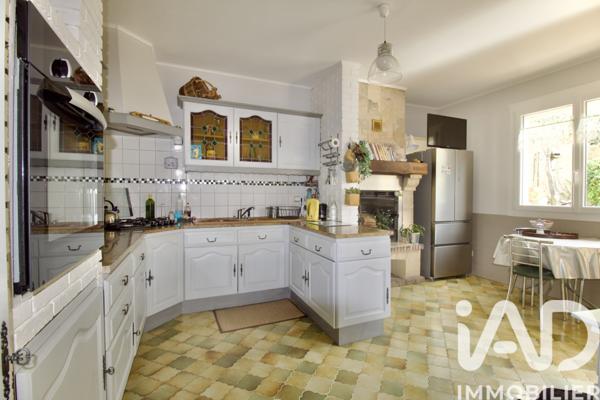 Maison à vendre 9 pièces 220 m² Carnoux-en-Provence