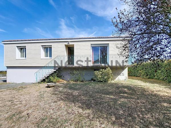 Maison composée de 4 chambres, sous-sol et jardin de plus de 900 m²