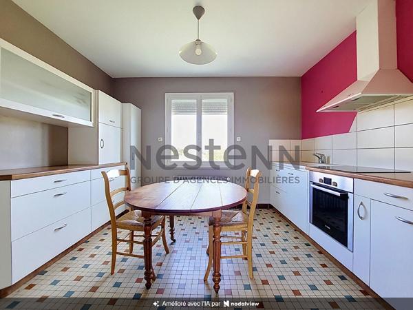 Maison composée de 4 chambres, sous-sol et jardin de plus de 900 m²