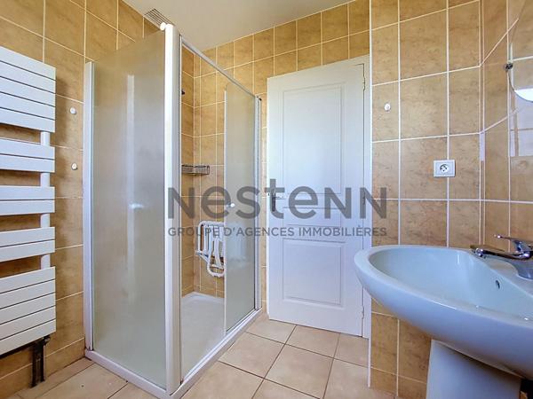 Maison composée de 4 chambres, sous-sol et jardin de plus de 900 m²
