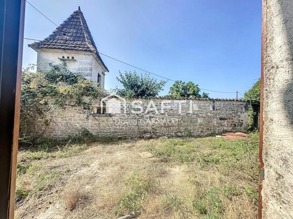 Ensemble immobilier composé de deux maisons avec de nombreuses dépendances