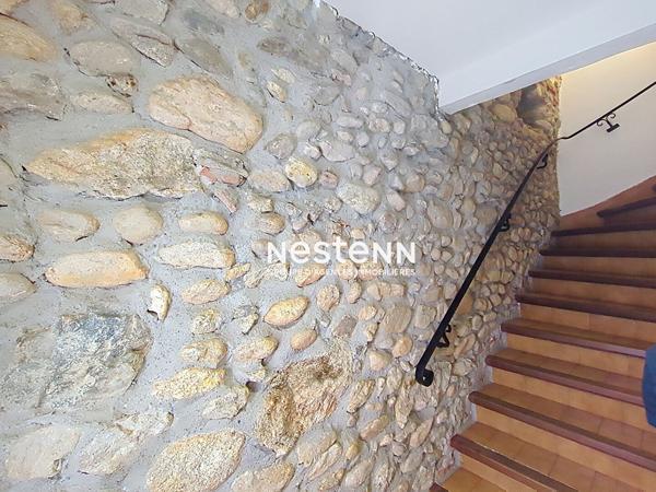Maison Argelès-sur-Mer proche commodités : pièce de vie lumineuse, 3 chambres, garage et extérieur