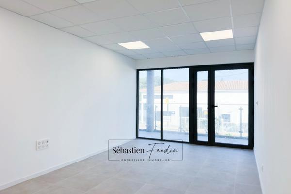 Bureau à louer LA SEYNE SUR MER (83) – 30 M² – FORTE VISIBILITÉ – BUREAUX NEUFS – PMR – STATIONNEMENTS