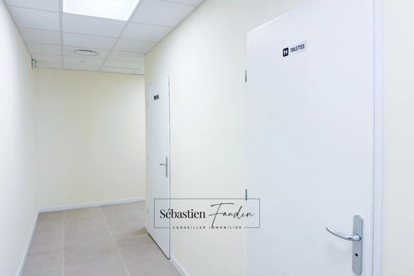 Bureau à louer LA SEYNE SUR MER (83) – 30 M² – FORTE VISIBILITÉ – BUREAUX NEUFS – PMR – STATIONNEMENTS