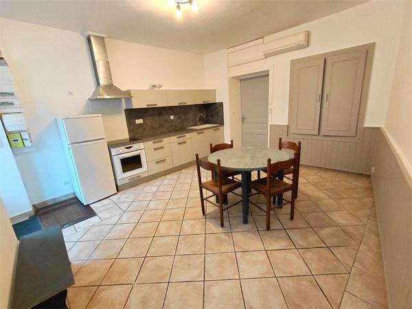 Appartement entièrement rénové et meublé