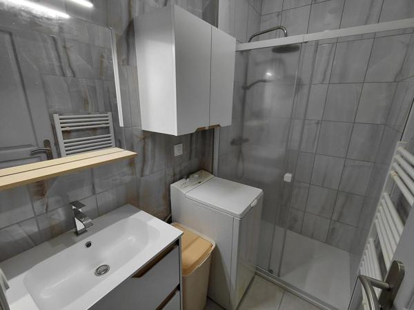Appartement entièrement rénové et meublé