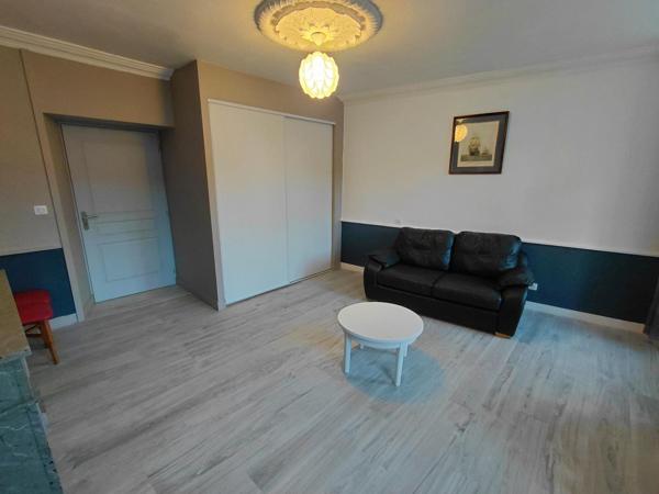 Appartement entièrement rénové et meublé