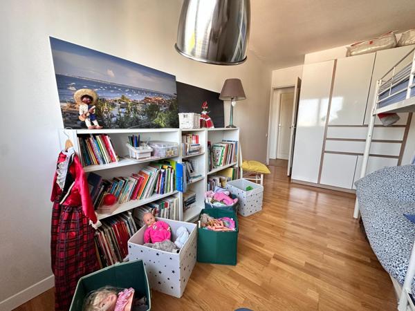 BORDEAUX CAUDERAN Eglise : T3 Coup de coeur ! T3 rénové, 2 ch, garage, cave, balcon