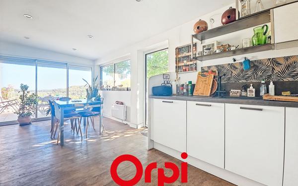 Appartement à vendre    4 pièces • 137 m2 Bandol