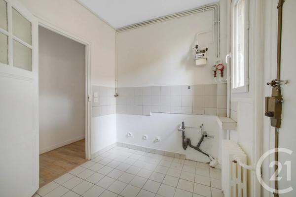 Appartement F4 à vendre  4 pièces - 70,48 m 2   MONTROUGE  - 92