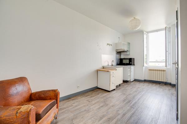 A VENDRE NANTES SAINT DONATIEN APPARTEMENT TYPE 2 AVEC CACHET