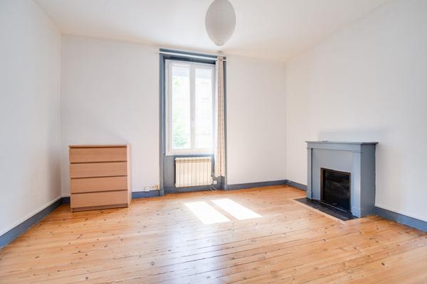 A VENDRE NANTES SAINT DONATIEN APPARTEMENT TYPE 2 AVEC CACHET