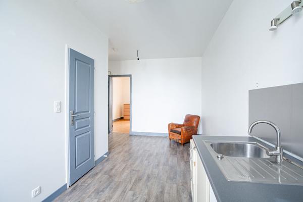 A VENDRE NANTES SAINT DONATIEN APPARTEMENT TYPE 2 AVEC CACHET