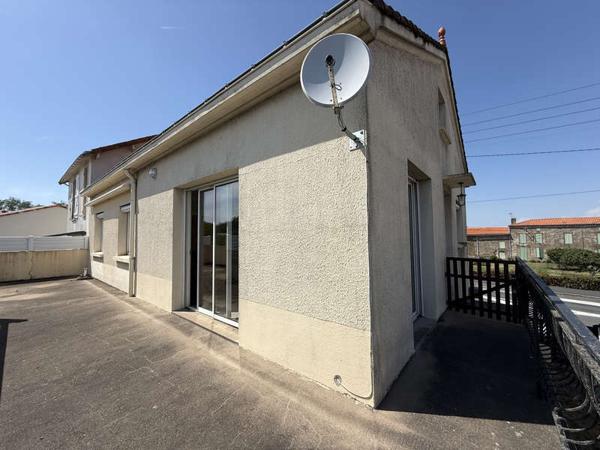 MONTAIGU-VENDEE / Vente Maison 5 Pièces 80 m²