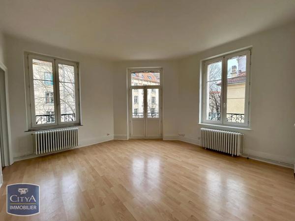 Appartement à louer 3 pièces 63m²