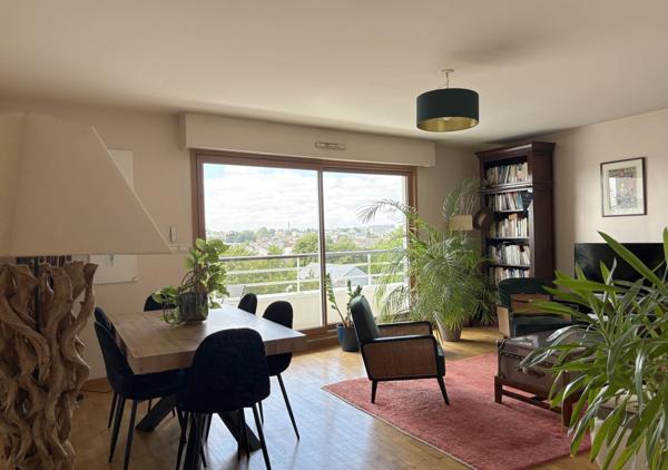 Appartement T4 de 96.67 m² avec terrasse et vue dégagée, ascenseur et stationnements
