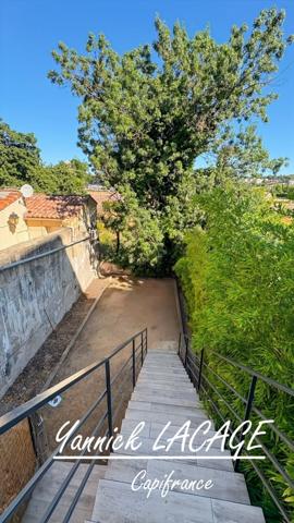 IMMEUBLE DE RAPPORT À VENDRE – MARSEILLE 10ᵉ – BAR + 2 LOGEMENTS + COUR PRIVATIVE