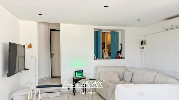 IMMEUBLE DE RAPPORT À VENDRE – MARSEILLE 10ᵉ – BAR + 2 LOGEMENTS + COUR PRIVATIVE