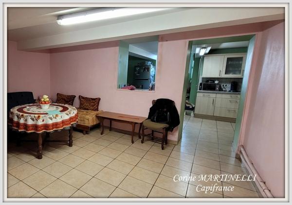 Maison de village en pierre, 178 m² sur 2 niveaux, jardin séparé