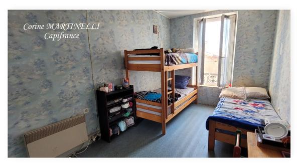 Maison de village en pierre, 178 m² sur 2 niveaux, jardin séparé