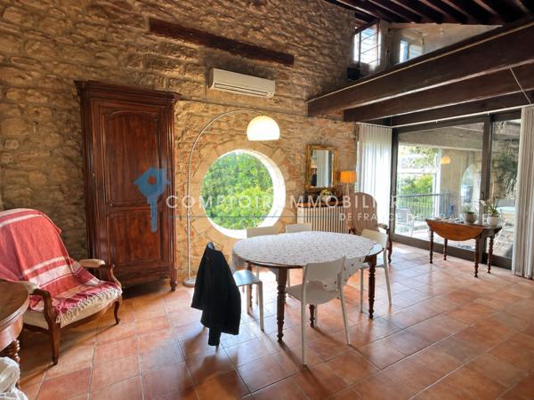 Maison
                                                                                                                                                                                                                                                                                                                        8 pièce(s)                                                                                                                                                                                                          5 chambre(s)                                                                                                                                                                                                          390  m²